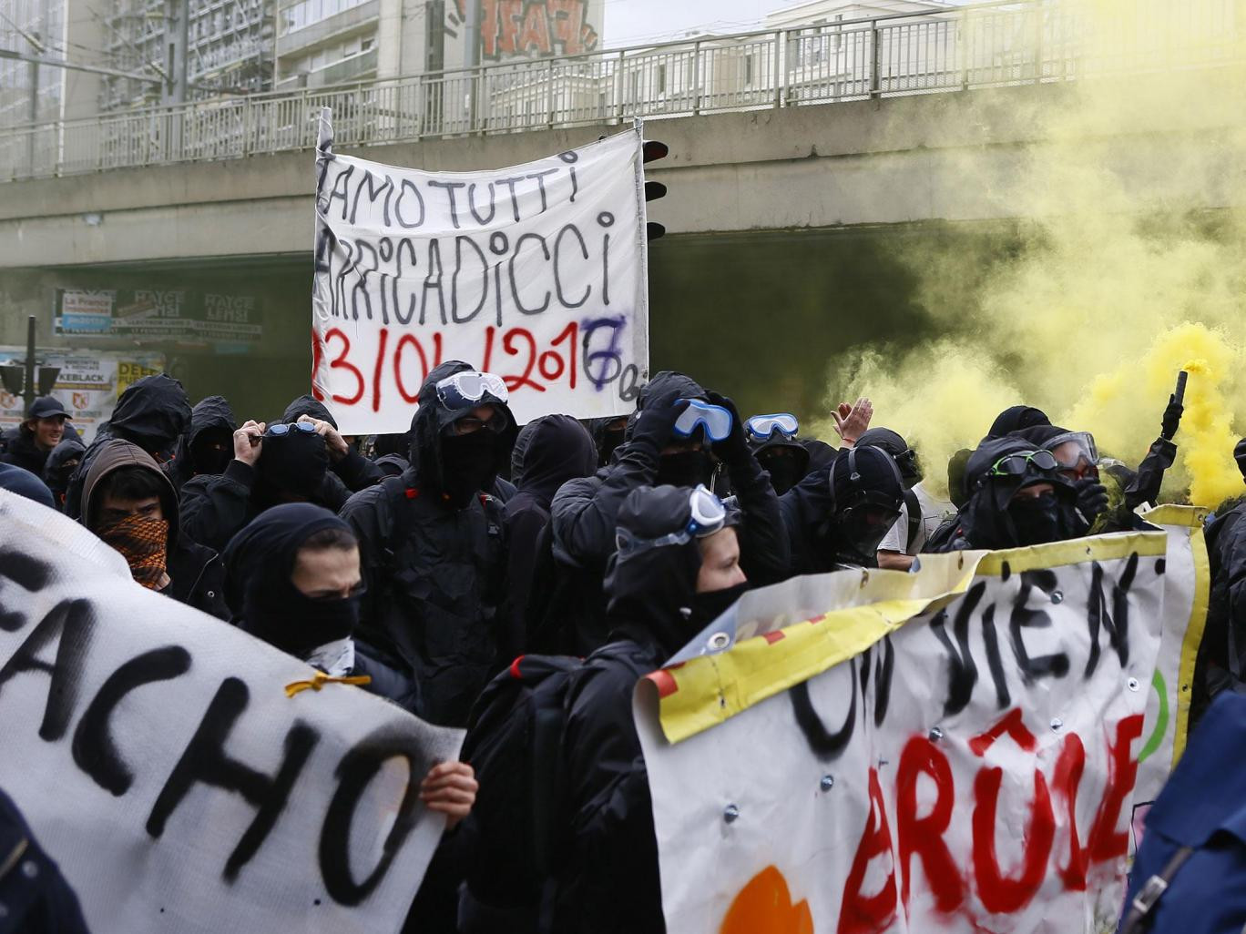 Επεισόδια φοβούνται οι γαλλικές αρχές – Αν η Μ. Λεπέν περάσει στον δεύτερο γύρο